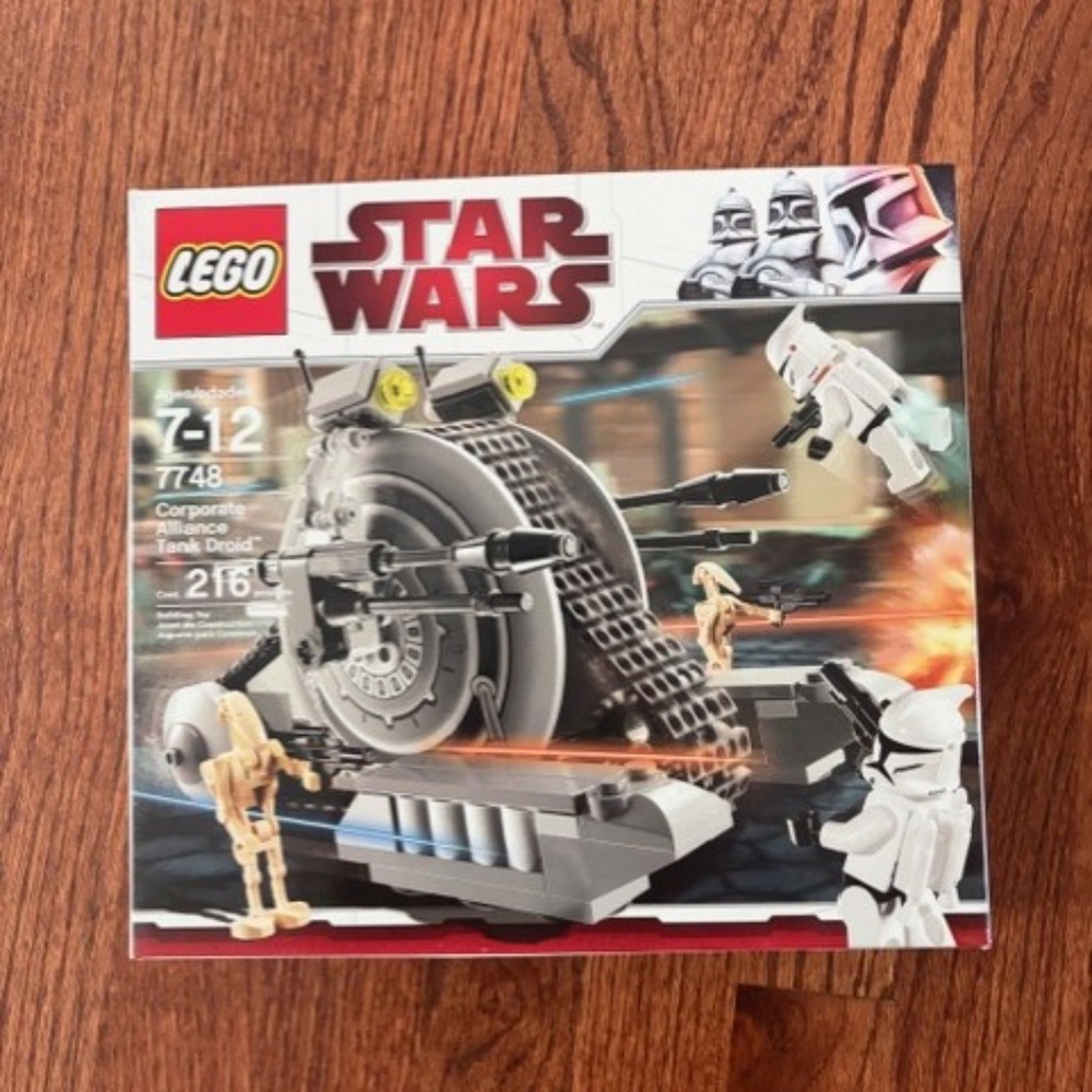 LEGO Star Wars Corporate Alliance Tank Droid  Retired Set # 7748 NEW